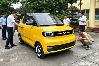Ô tô điện giá rẻ Trung Quốc Wuling lộ diện trong nhà máy ở Việt Nam