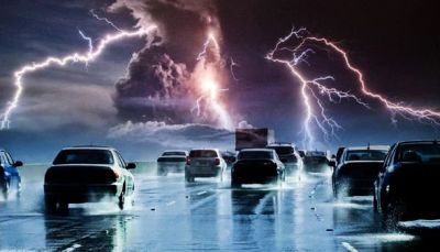 Ô tô điện đi trời mưa sấm chớp có an toàn không?