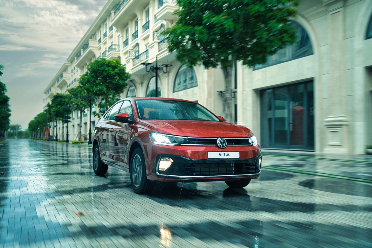 Cùng hạng sedan cỡ B Volkswagen Virtus 2023 giá gấp đôi Toyota Vios có những tính năng gì