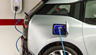 Thay vì lái xe ra trạm để sạc thì có nên lắp đặt hệ thống sạc pin xe ô tô tại nhà cho tiện?