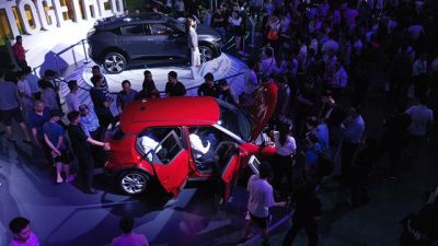 Giảm lệ phí trước bạ, doanh số ô tô toàn thị trường Việt Nam tháng 6 tăng nhẹ