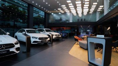Nhà phân phối xe Mercedes lớn nhất gần như không có lãi trong nửa năm
