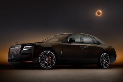 Rolls-Royce Black Badge Ghost lấy cảm hứng từ hiện tượng nhật thực