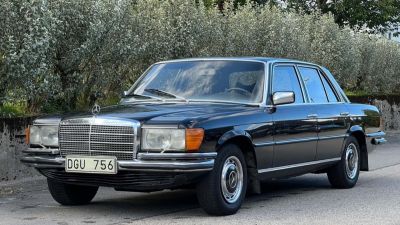 Xe Mercedes của nhà vua Thụy Điển được bán đấu giá