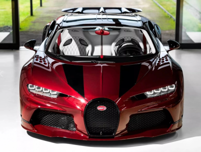 Chiêm ngưỡng Bugatti Chiron Super Sport màu đỏ carbon mừng năm rồng