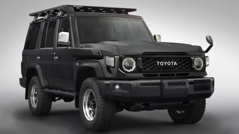 Toyota Land Cruiser 70 Series ra mắt phiên bản đen nhám cực chất 