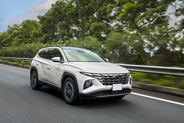 Nhiều mẫu xe Hyundai giảm giá hàng chục đến hàng trăm triệu đồng, kèm theo nhiều ưu đãi
