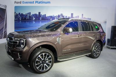 Ford Everest Platinum vừa mở bán tại Việt Nam có gì đặc biệt?