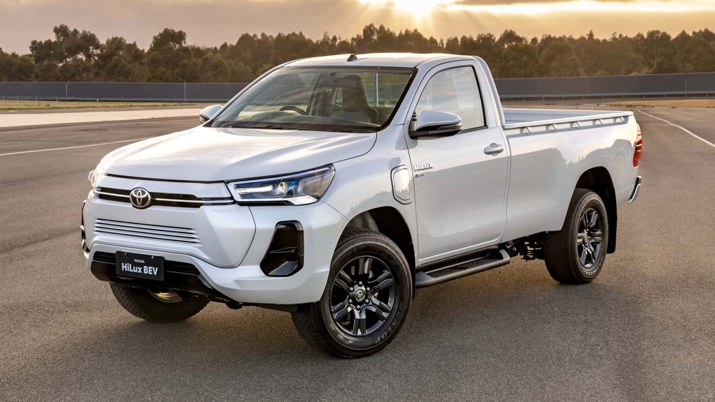  Toyota sẽ sản xuất bán tải thuần điện Hilux Revo BEV 2025