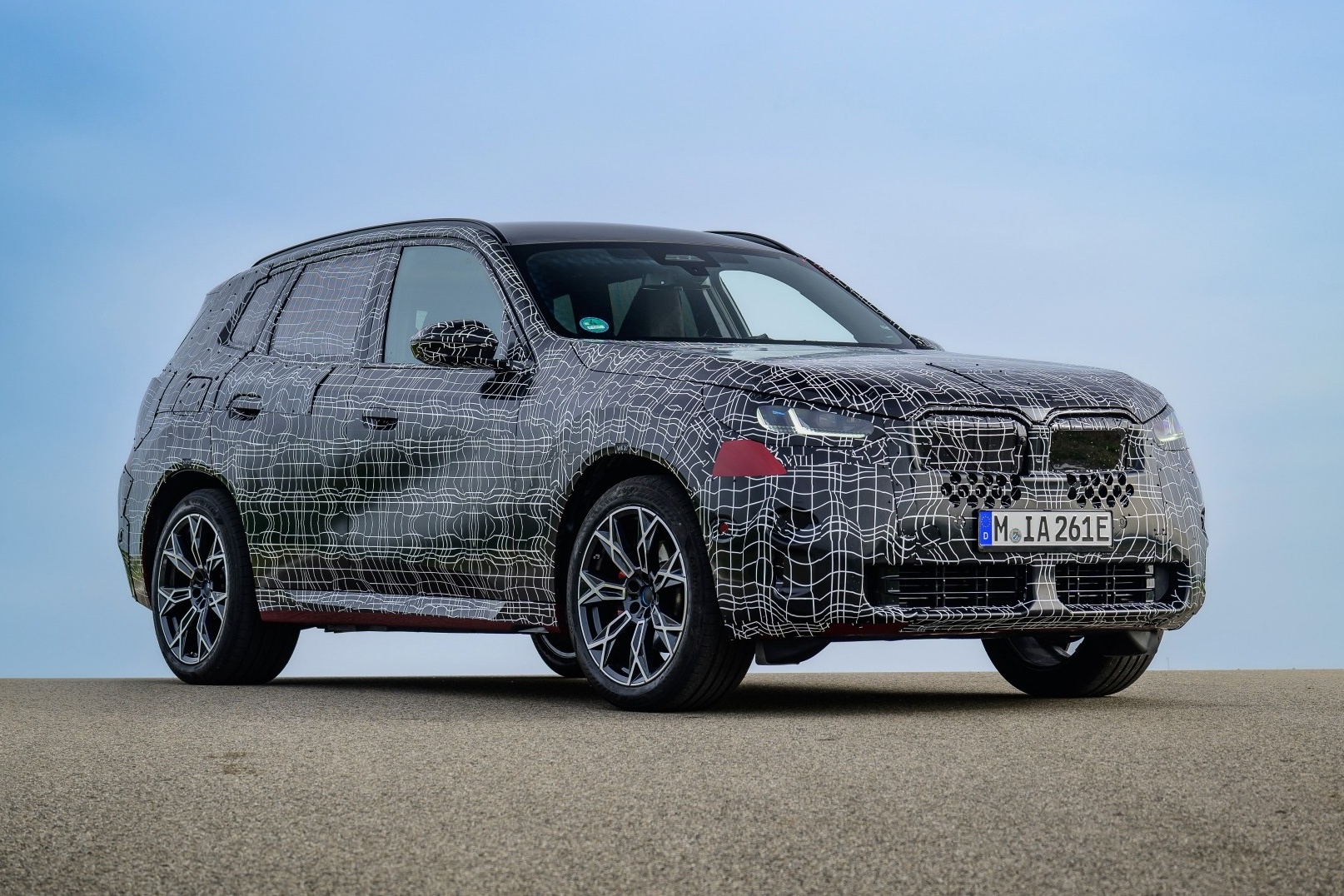 BMW X3 2024 lộ diện thiết kế lưới tản nhiệt tiếp tục gây tranh cãi