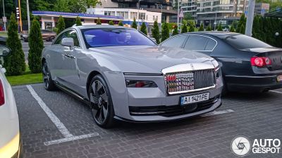 Tại Ukraine lộ diện chiếc Rolls-Royce Spectre đầu tiên 
