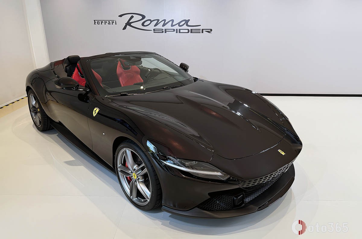 chi_tiet_sieu_xe_mui_tran_ferrari_roma_spider_gia_20_ty_ra_mat_vietnam_h12.jpg (104 KB)