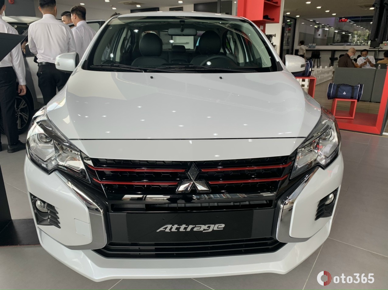 Mitsubishi Attrage màu Trắng