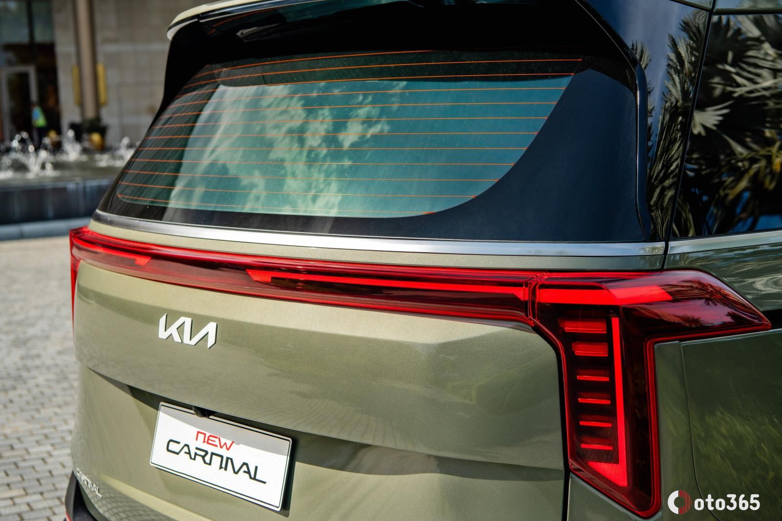 Đuôi xe Kia Carnival 2024