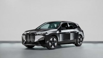 Sắp ra mắt xe BMW tự động đổi màu 