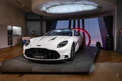 Tại Singapore, siêu xe Aston Martin Vanquish có giá hơn 1,64 triệu USD 