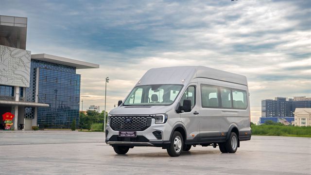 Đánh giá Ford Transit 2024: Thiết kế đột phá, vận hành ấn tượng