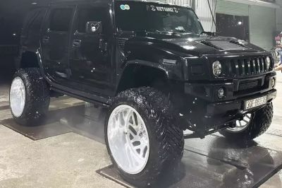 Hummer H2 mâm khủng, uống xăng gần 30 lít/100 km