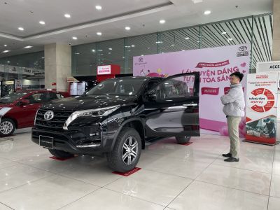 Toyota Fortuner Tháng 1/2025 giá giảm sâu, tiết kiệm đến 50 triệu đồng!