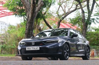 Honda Civic e:HEV RS: Sedan Hybrid 200 mã lực, công nghệ tân tiến có đáng giá?