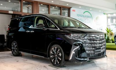 Toyota Việt Nam triệu hồi Alphard do lỗi biến dạng nắp ca-pô