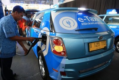 Cuộc đua taxi điện tại Indonesia: Lợi thế nào giúp Xanh SM cạnh tranh với Grab?