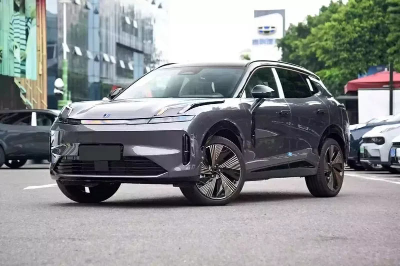 Lynk & Co 08 bắt đầu nhận cọc tại Việt Nam: Giá tạm tính 1,5 tỷ, có gì đáng chú ý?
