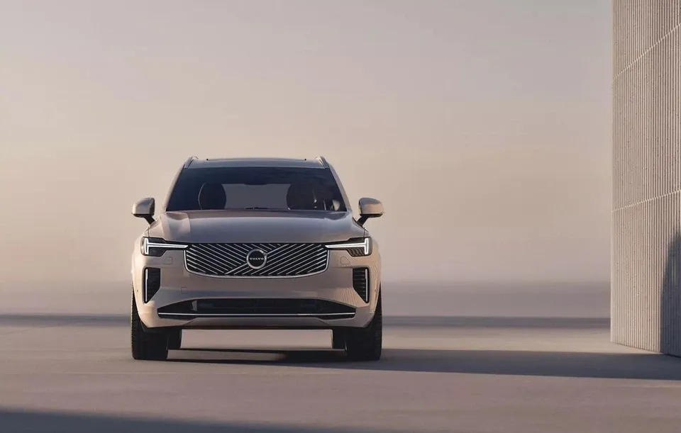 Gần nửa triệu xe Volvo bị triệu hồi vì lỗi camera lùi: Những gì bạn cần biết