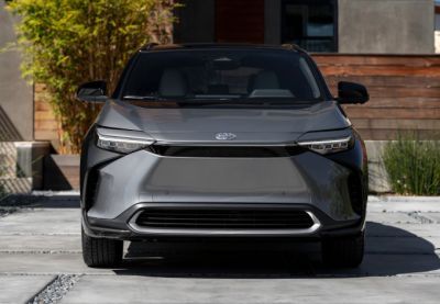 Toyota đổi tên xe điện và nâng cấp pin: Chiến lược mới để hút khách?