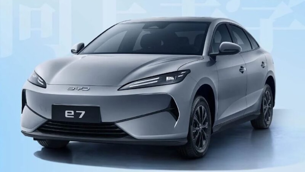 BYD e7 giá mềm chỉ từ 373,3 triệu đồng: Không gian nội thất lý tưởng cho tài xế chạy khách