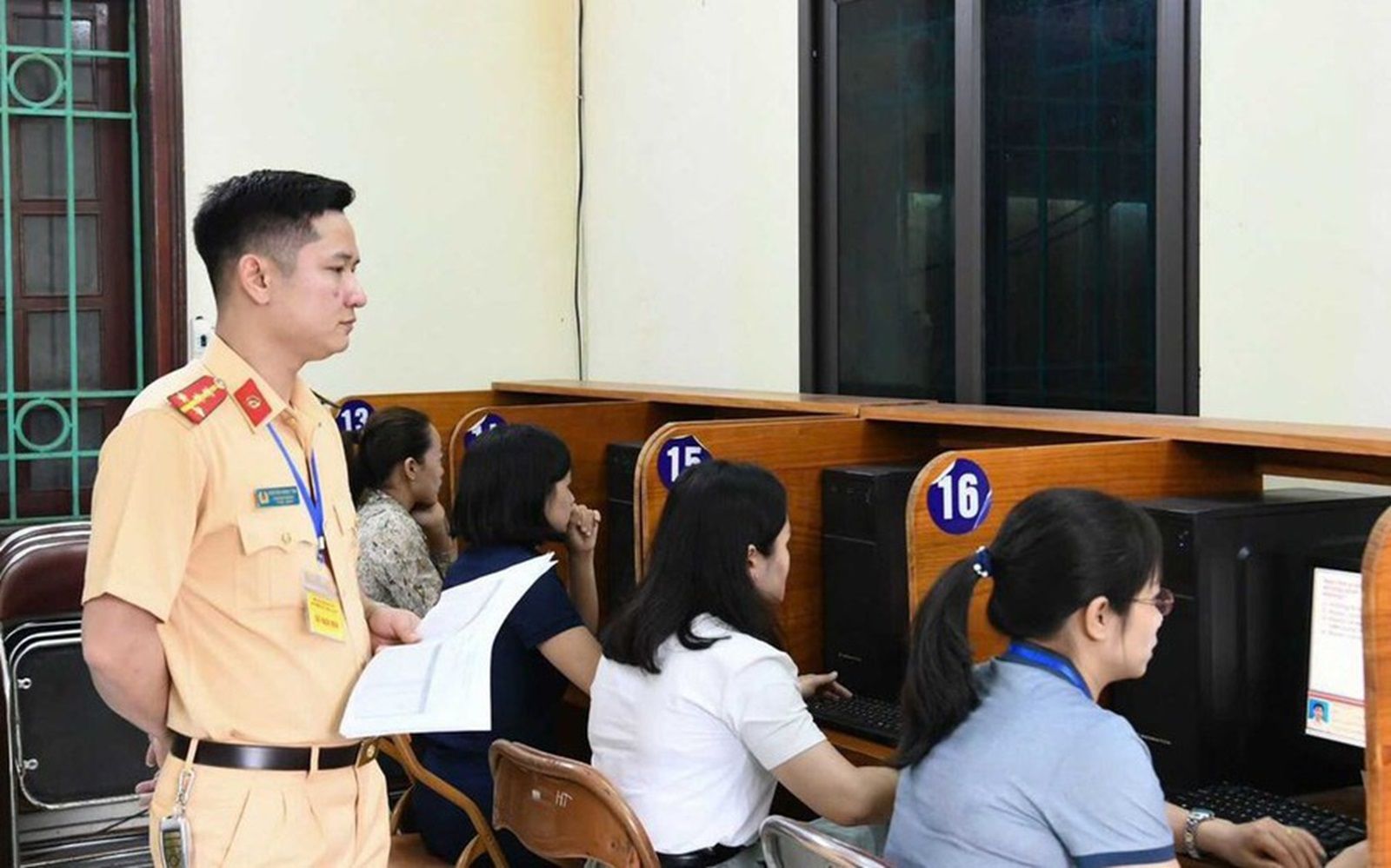 Bí quyết ôn tập bộ 600 câu hỏi sát hạch lái xe cơ giới đường bộ đạt điểm cao