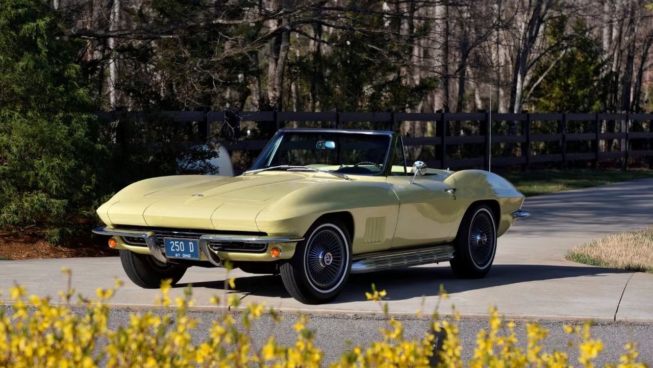 Chevrolet Corvette gần 60 tuổi gây choáng với ngoại hình như xe mới