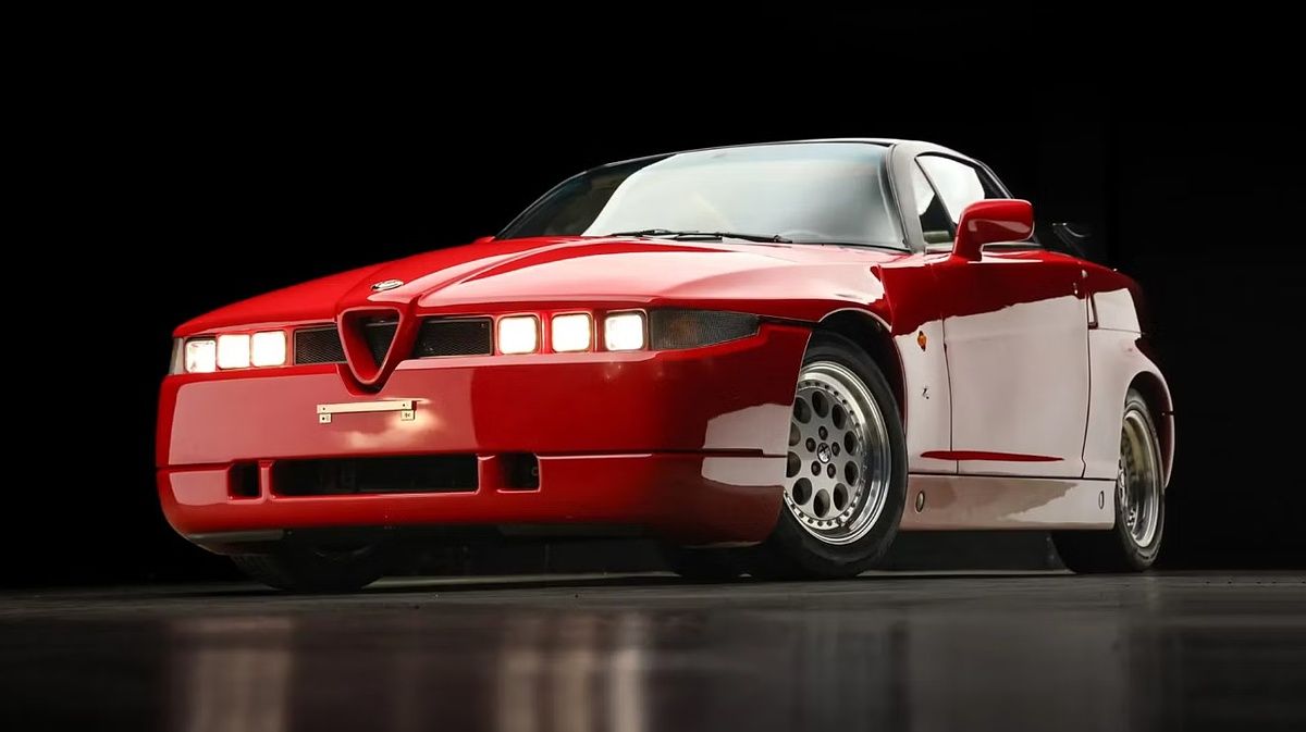 Xế cổ Alfa Romeo SZ: Vì sao giá lại 