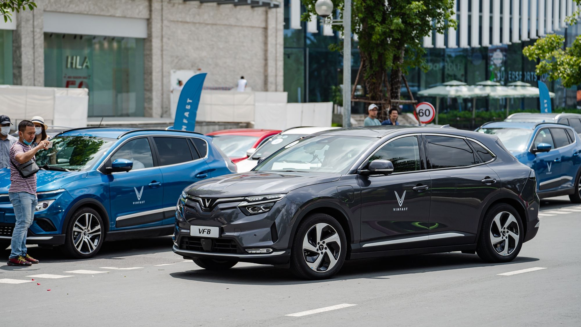 Hybrid cắm sạc hay xe điện thuần: Đâu là lựa chọn tối ưu cho bạn năm 2025?