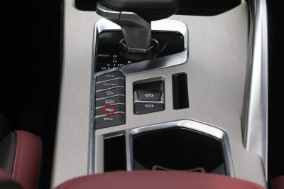 Tự đỗ xe hoạt động thế nào? Từ cảm biến đến AI, mọi thứ diễn ra ra sao?