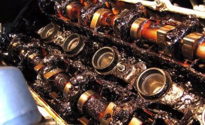 3 sai lầm nhiều tài xế mắc phải khiến ô tô có nguy cơ bó máy nặng