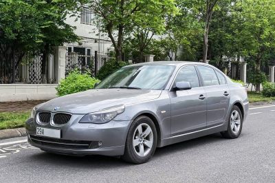 BMW 523i 17 năm tuổi giá chỉ 280 triệu: Có thật sự là món hời?