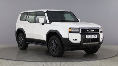 Toyota giới thiệu Land Cruiser Prado phiên bản chở hàng: Có gì khác biệt?
