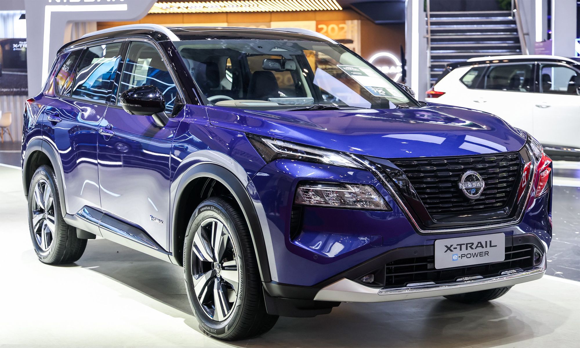 Nissan X-Trail e-Power 2025 – 'Xe điện dùng động cơ xăng phát điện'