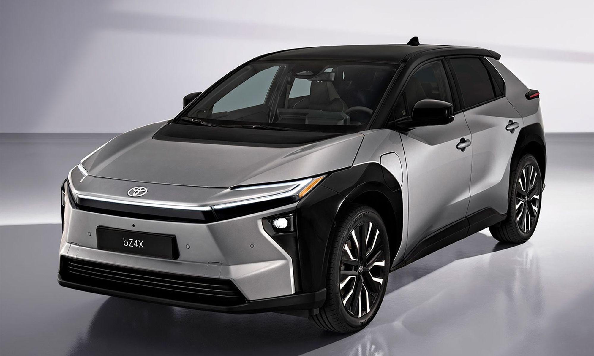 SUV điện Toyota bZ4X 2025 chuẩn bị ra mắt thị trường Đông Nam Á