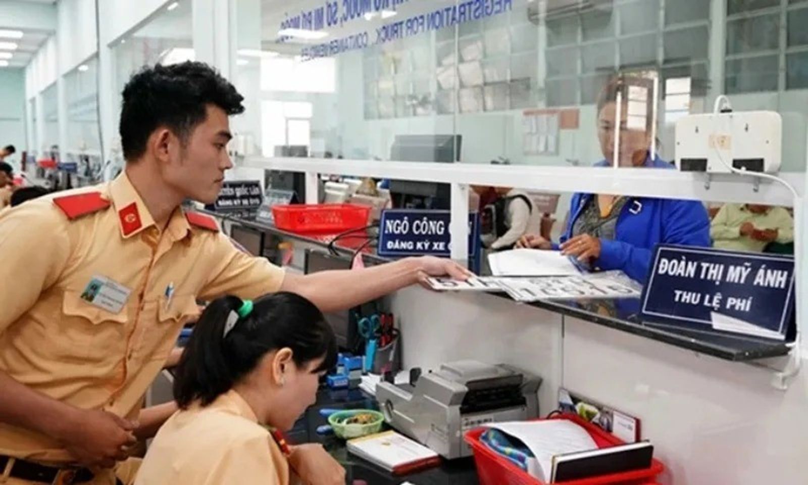 Người dân cần biết: 6 Trường hợp phải đổi đăng ký xe trước 31/12/2025