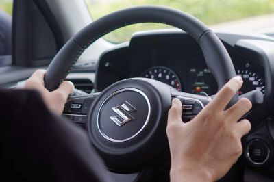 Tính năng hỗ trợ khởi hành ngang dốc trên ôtô là gì?