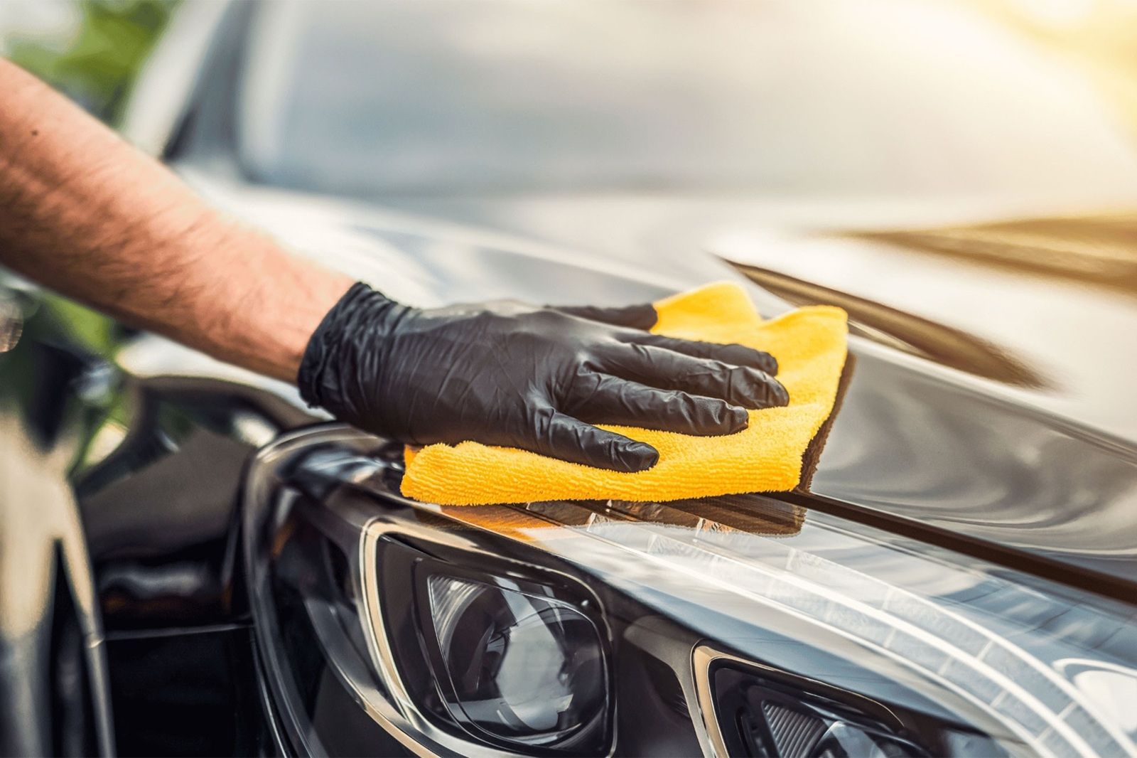 Những mẹo đơn giản giúp chiếc ô tô cũ trông như mới