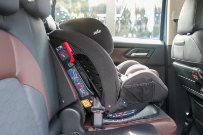 Taxi, xe công nghệ sẽ không bắt buộc trang bị ghế trẻ em?