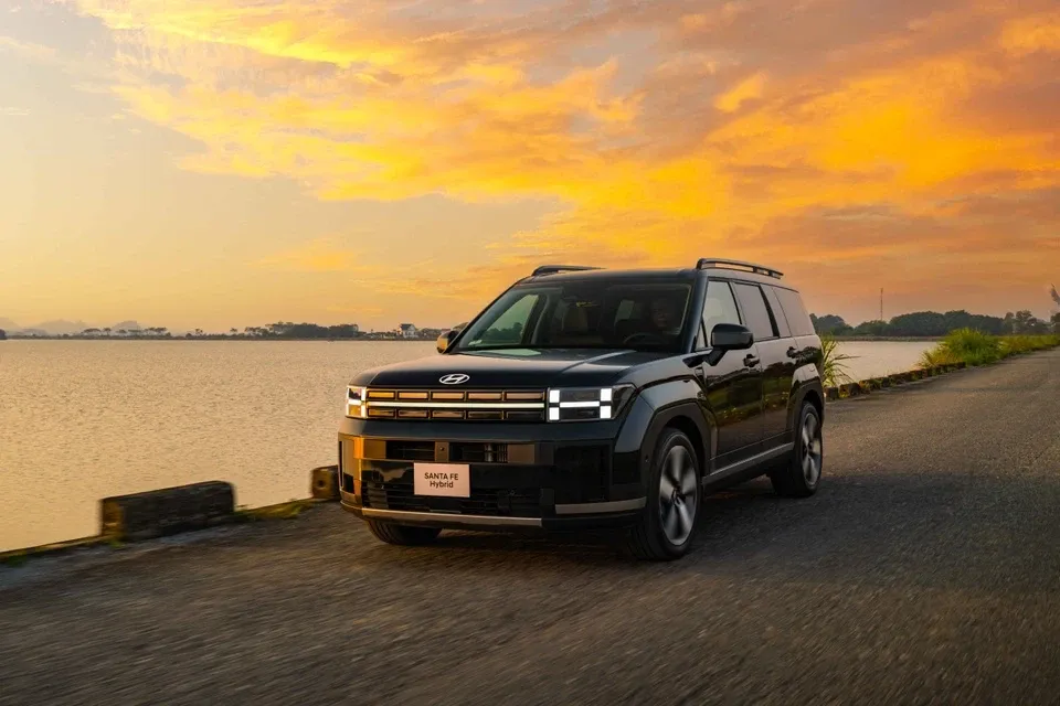 Hyundai Santa Fe có thêm bản Hybrid, giá gần 1,37 tỷ đồng