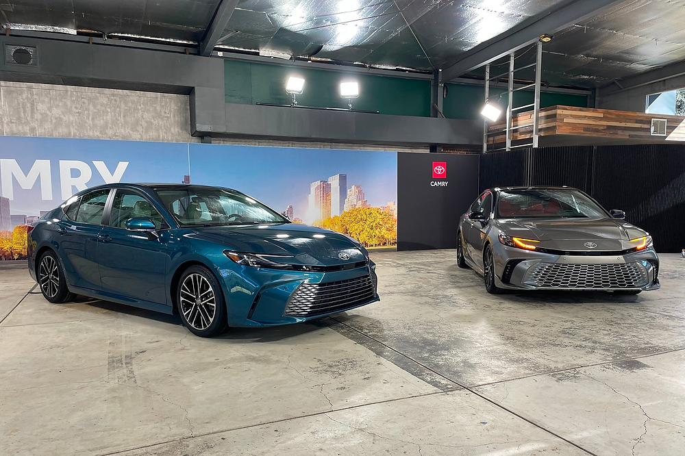 Loạt xe hybrid tiết kiệm nhiên liệu đang được giảm giá 'kịch sàn' tháng cuối năm