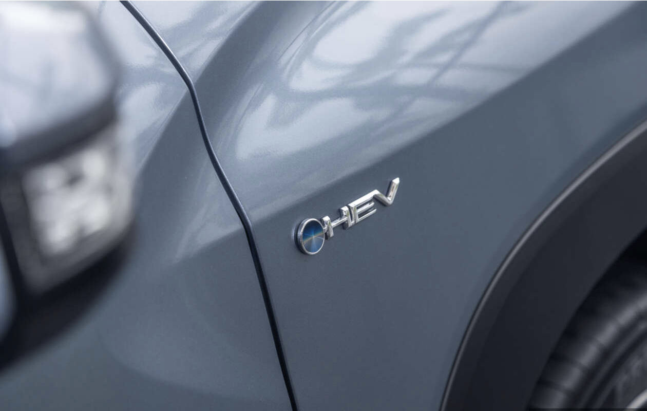 EU chính thức rút lại lệnh cấm xe động cơ đốt trong