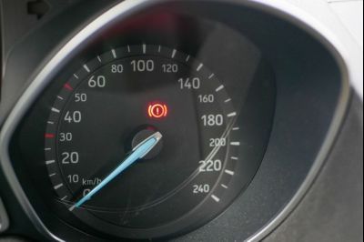 5 nguyên nhân khiến đèn báo phanh bật sáng, chủ xe đừng xem nhẹ