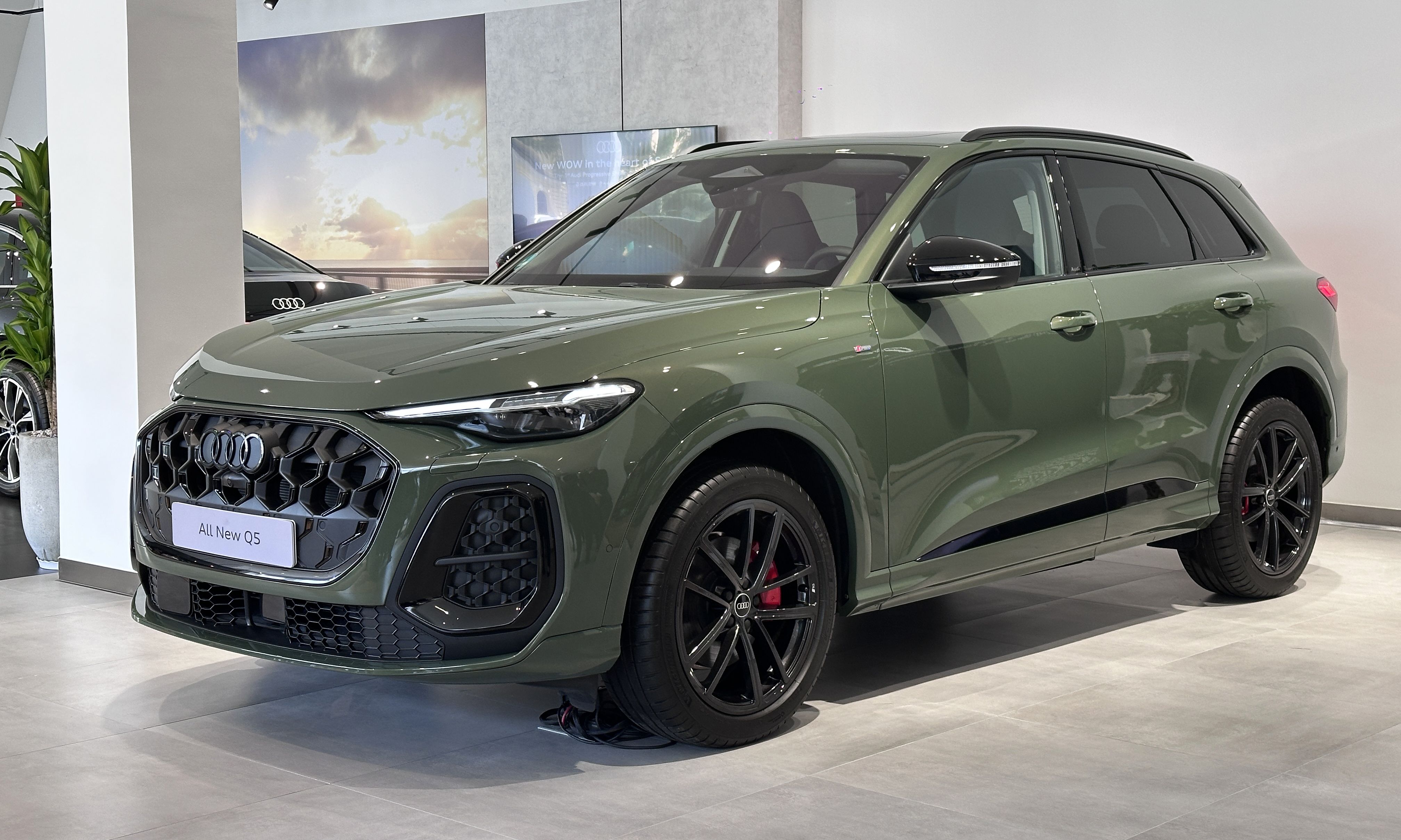 Audi Q5 thế hệ mới về Việt Nam, chờ đấu GLC, X3