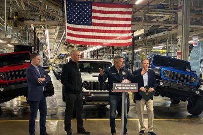 Quan chức Mỹ cảnh báo Canada về xe điện Trung Quốc